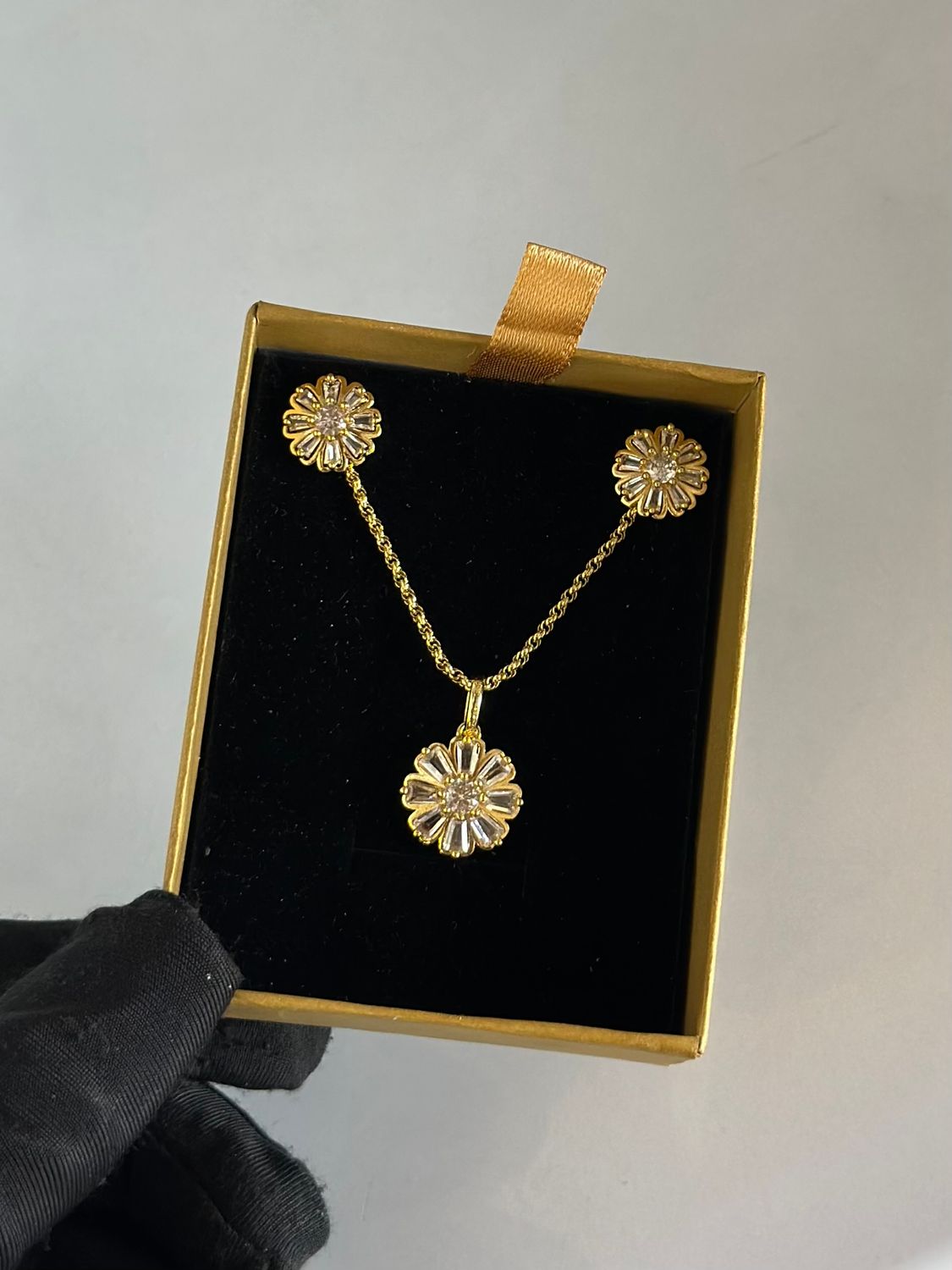 English Gold Necklace
