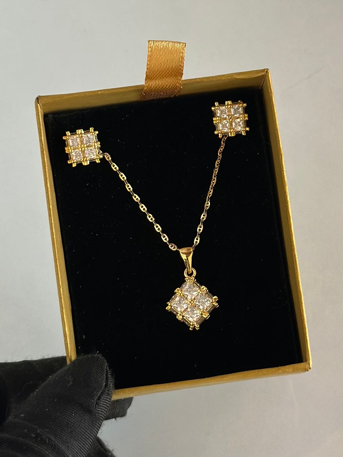 English Gold Necklace