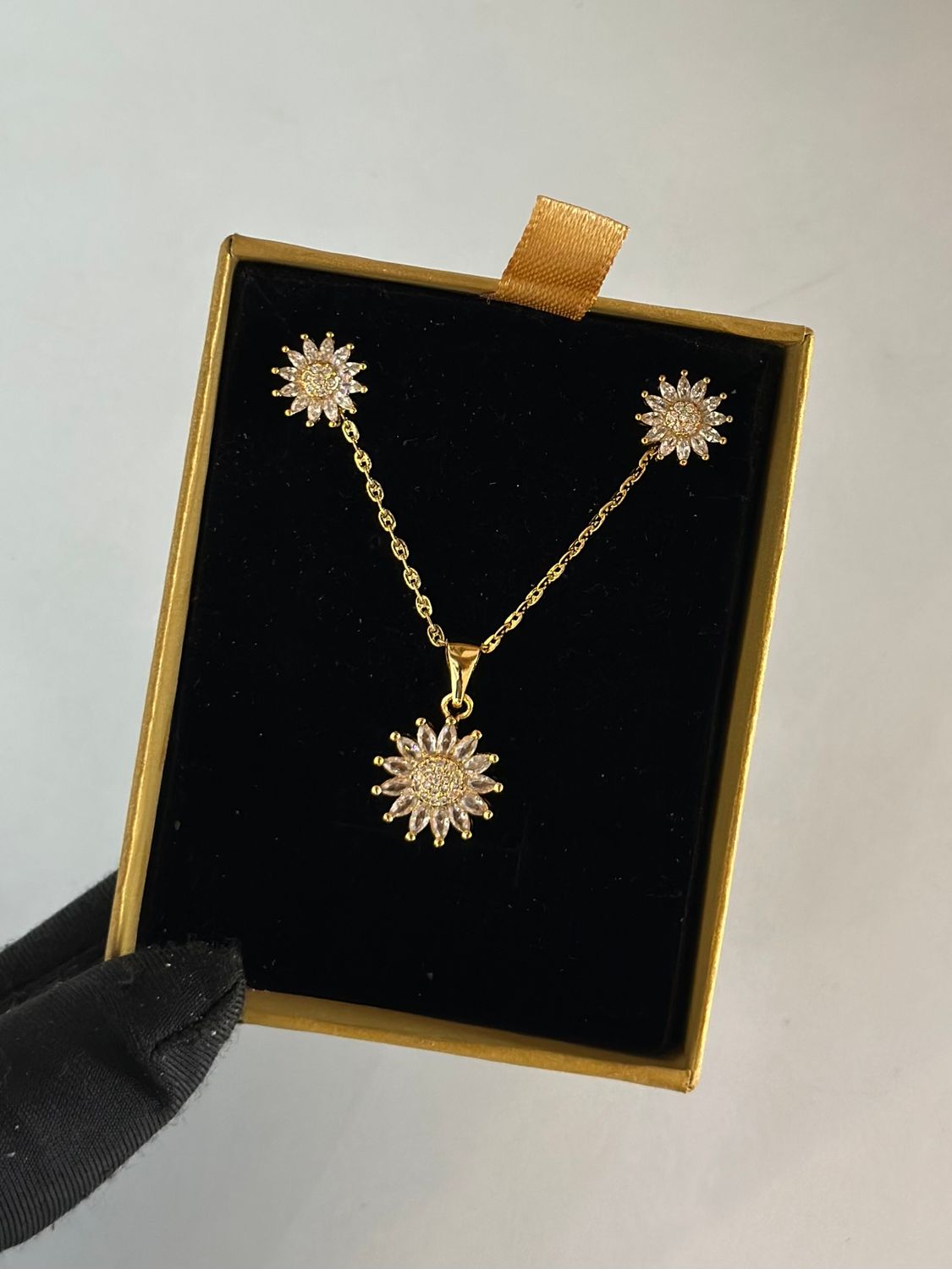 English Gold Necklace