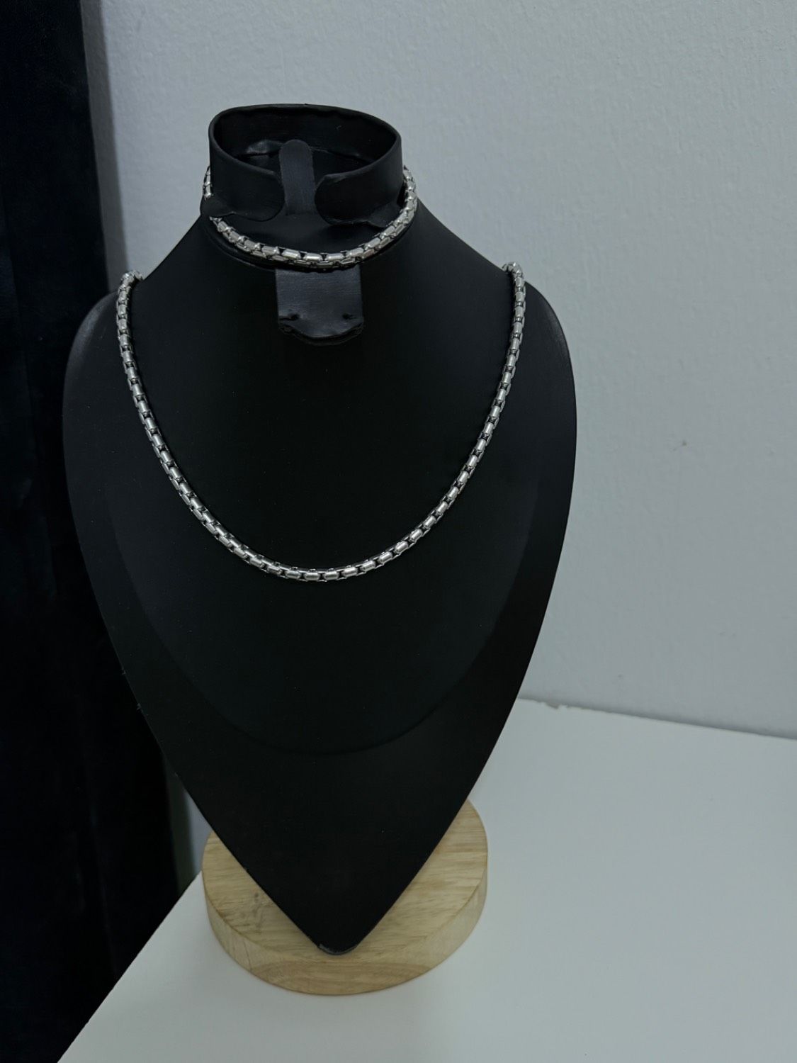 David male necklace