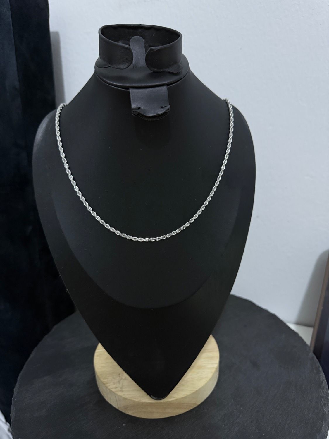Perez male necklace