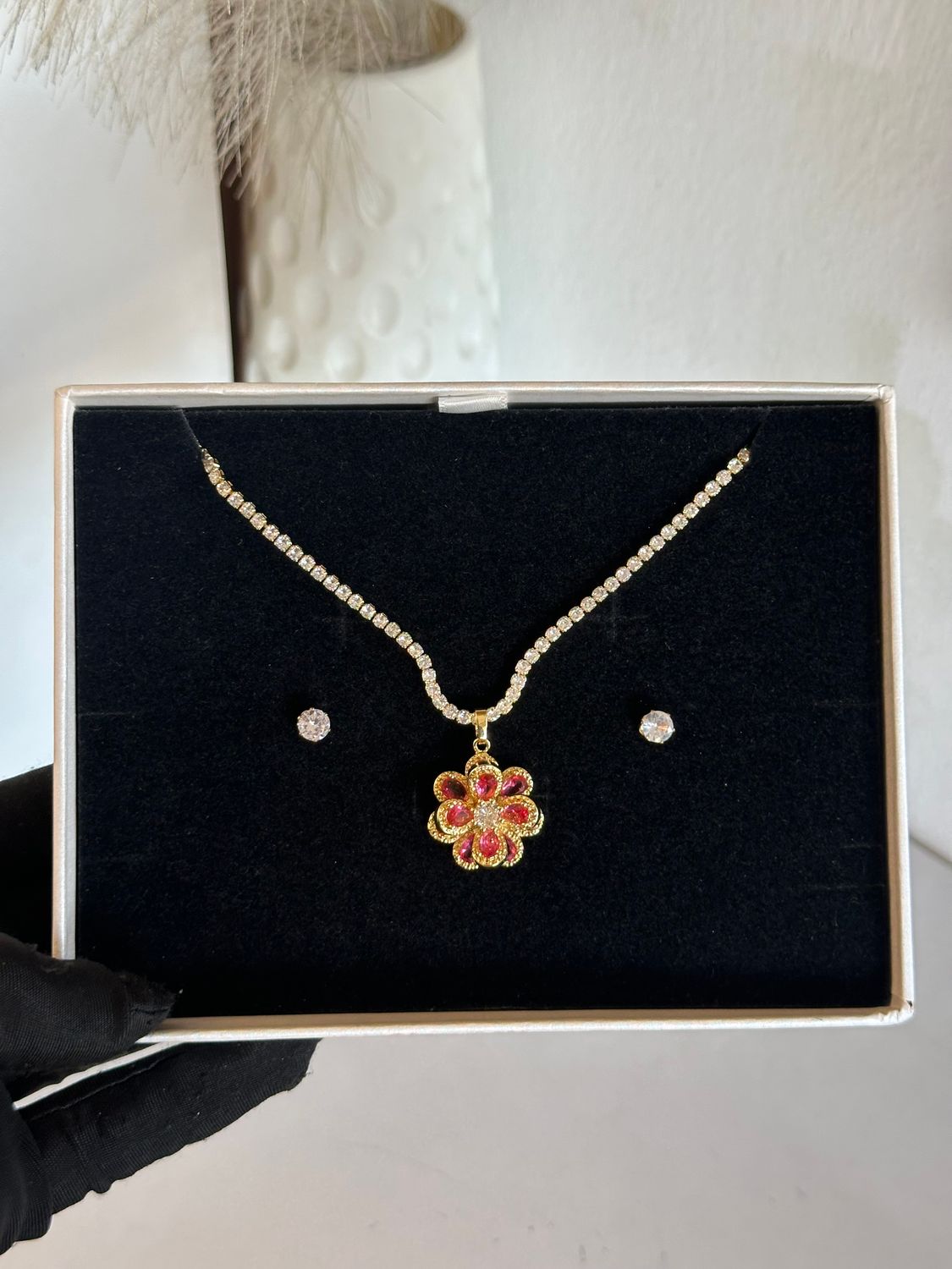 Belle Necklace