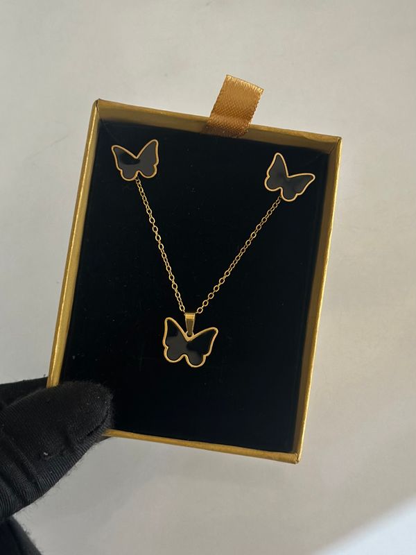 Alba Necklace