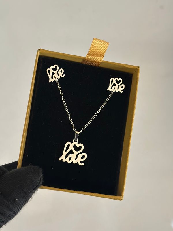 Alba Necklace
