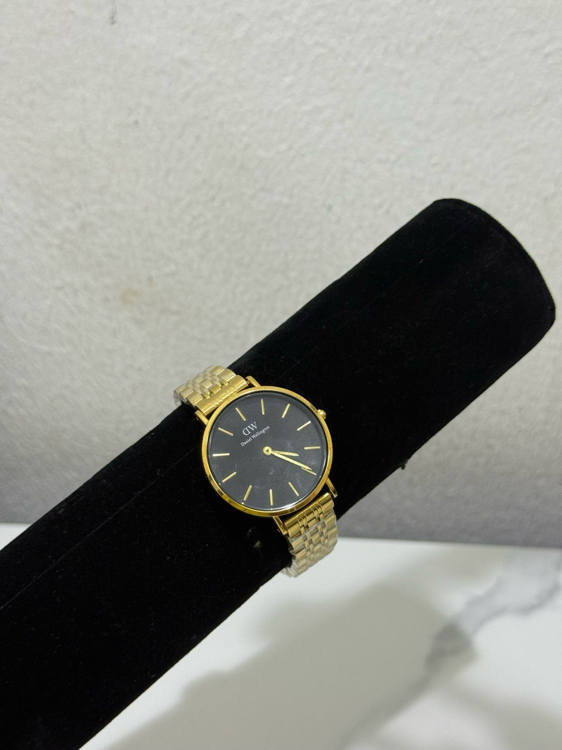 Dw Watch