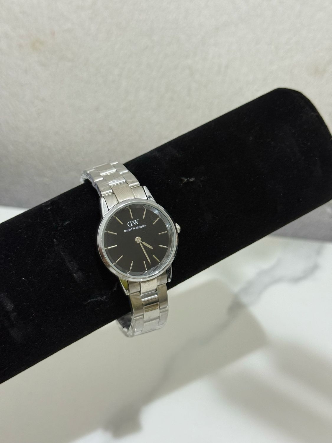 Dw Watch