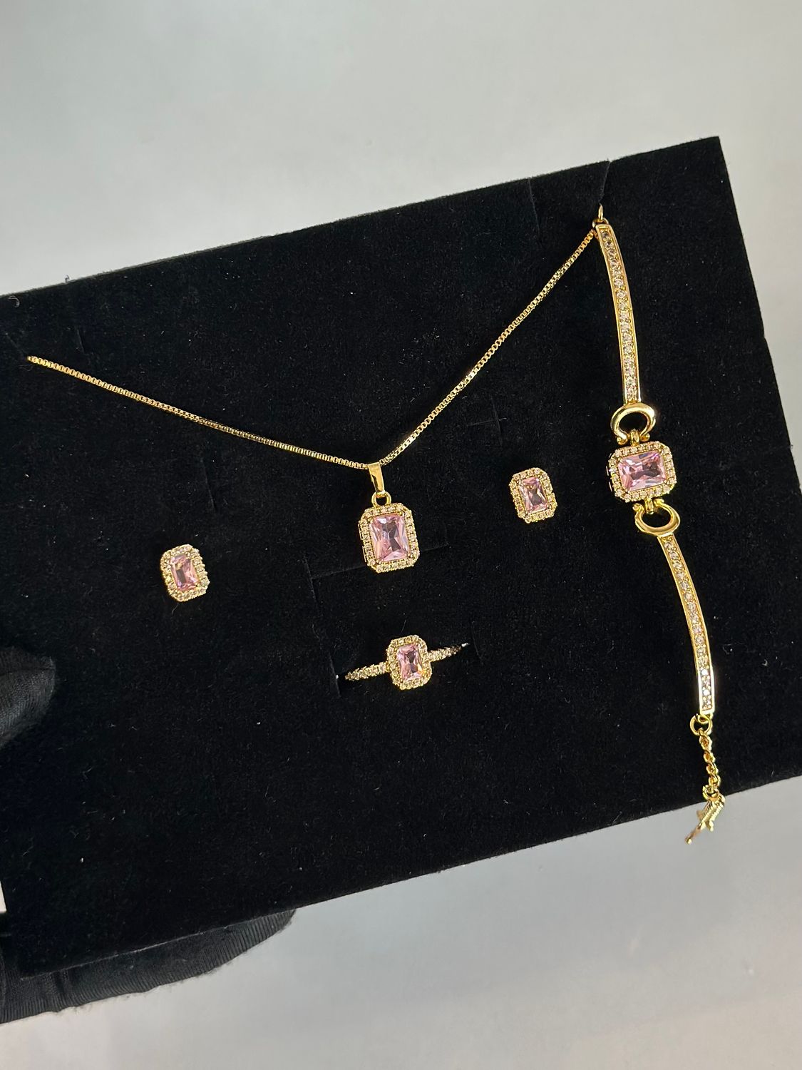 Isla Necklace