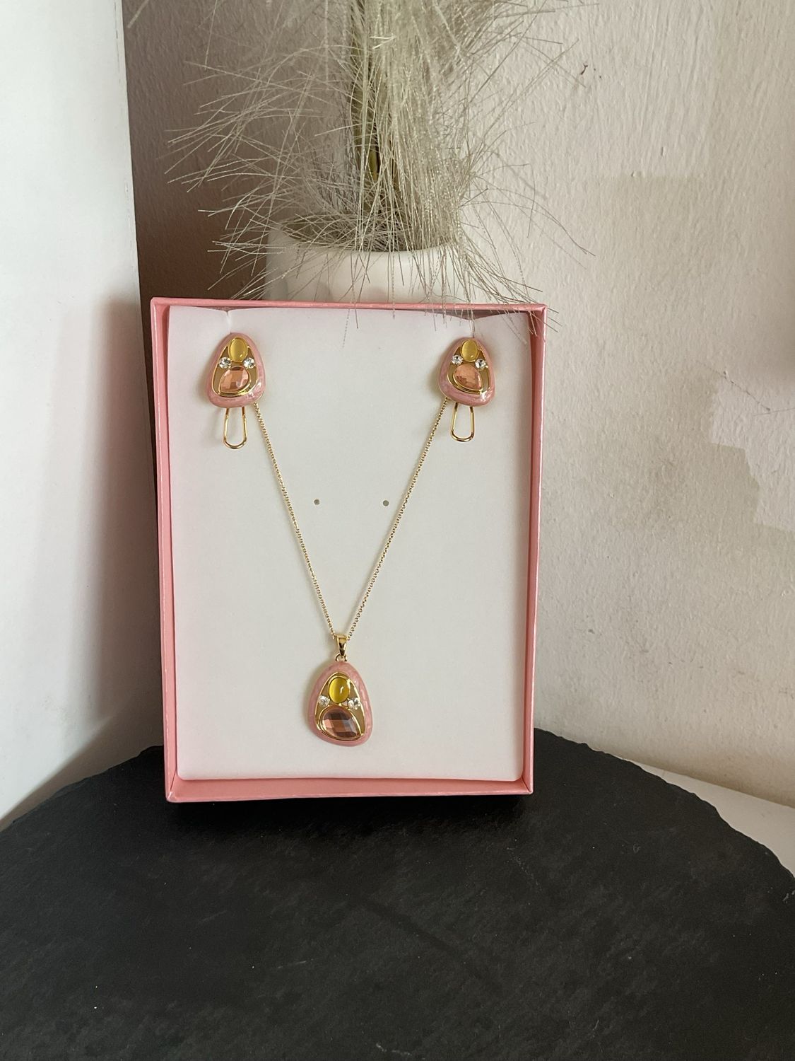 Nois Necklace