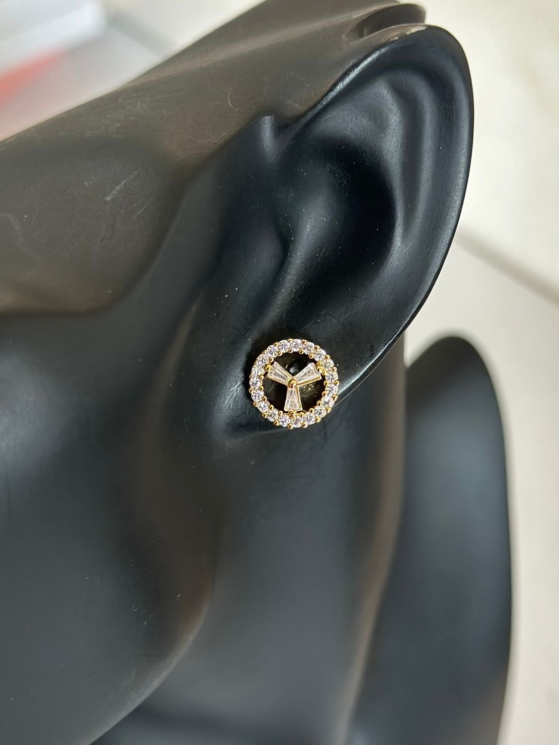 Stud earring