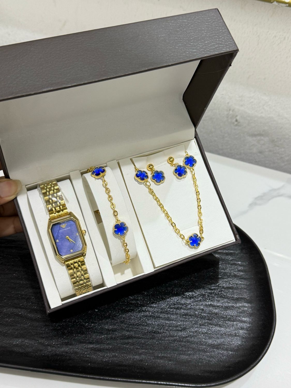 Clover Emporium Set