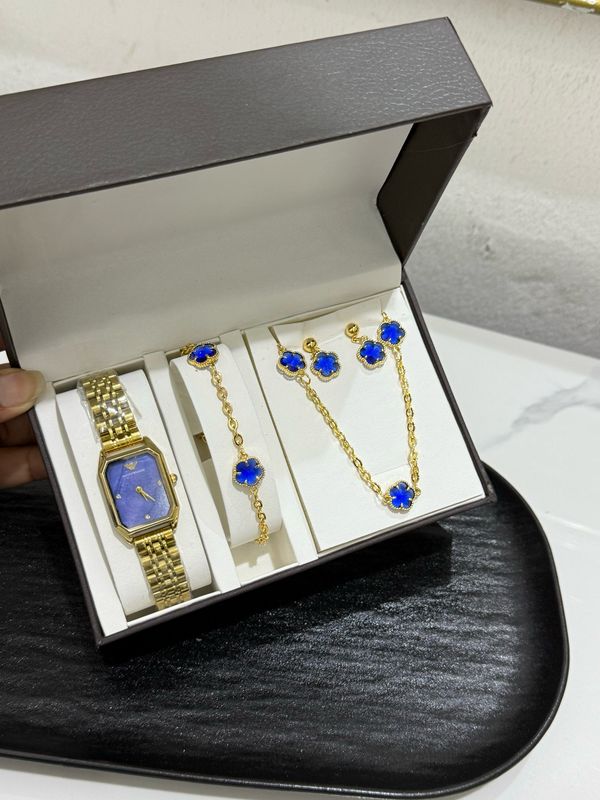 Clover Emporium Set