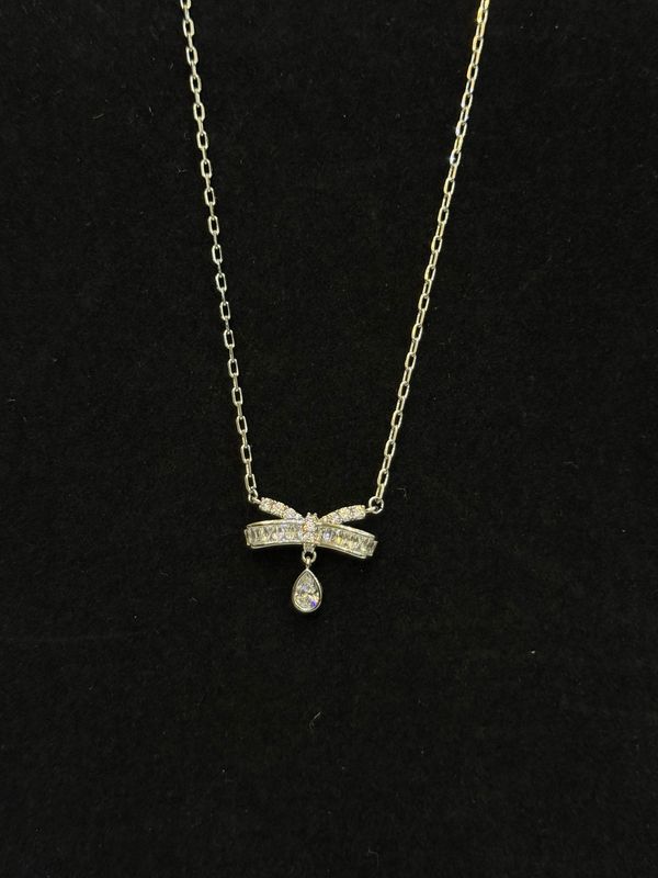 Rae Necklace