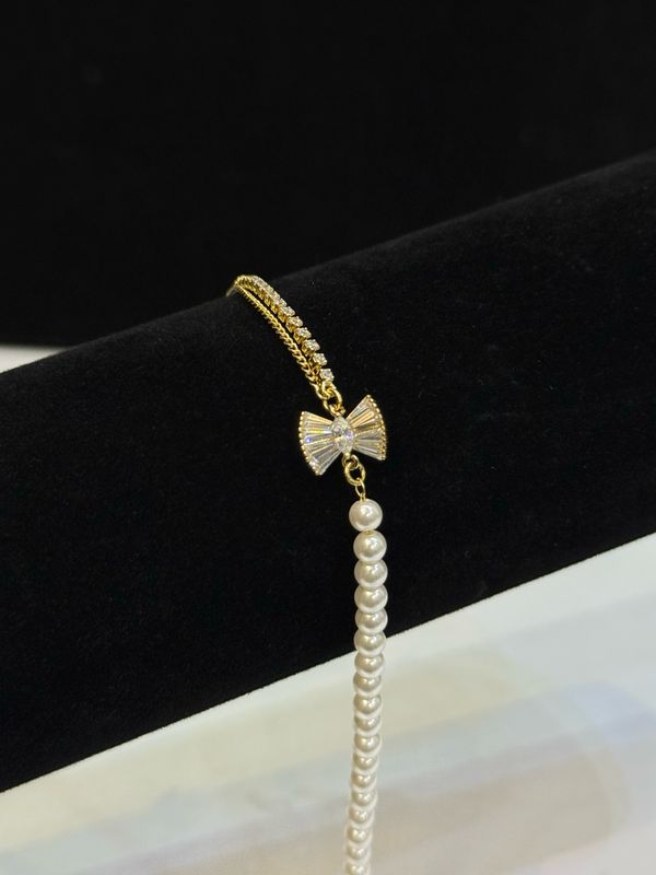 Rae Pearl Bracelet