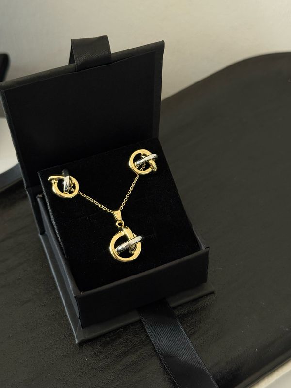 Nora Necklace