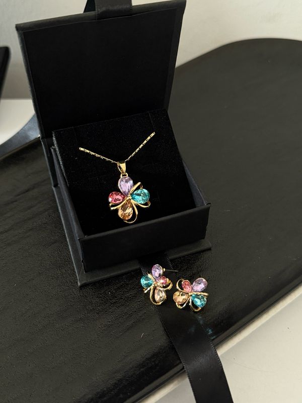 Nora Necklace