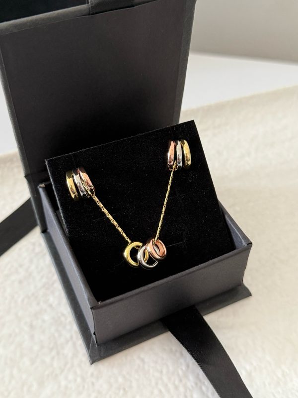 Nora Necklace