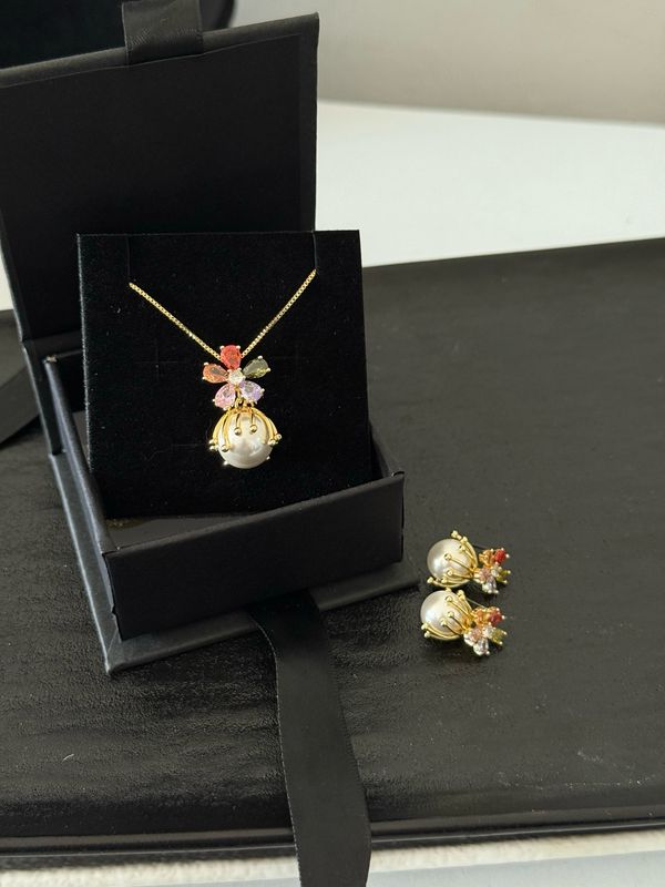 Nora Necklace