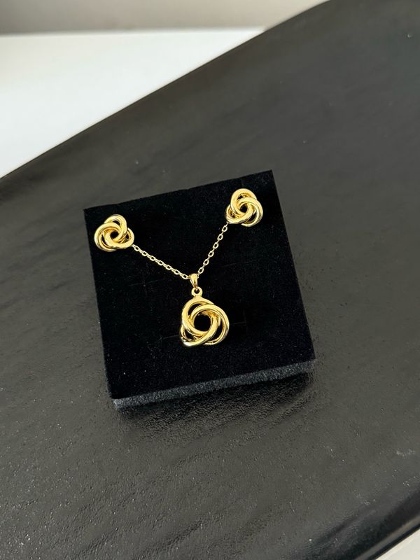 Nora Necklace