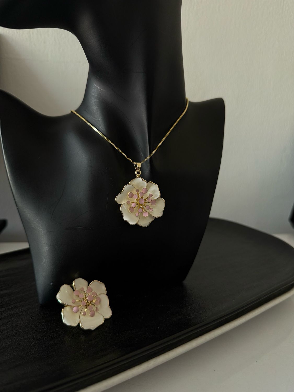 Nora Necklace