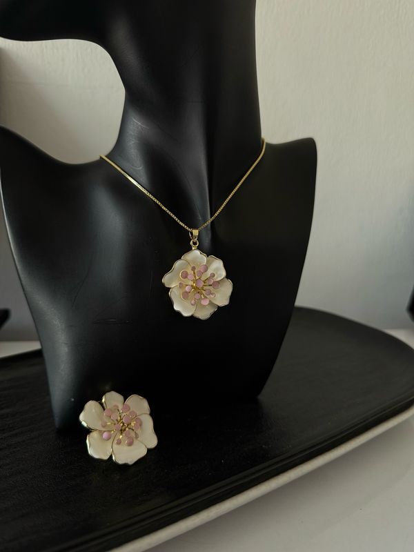 Nora Necklace