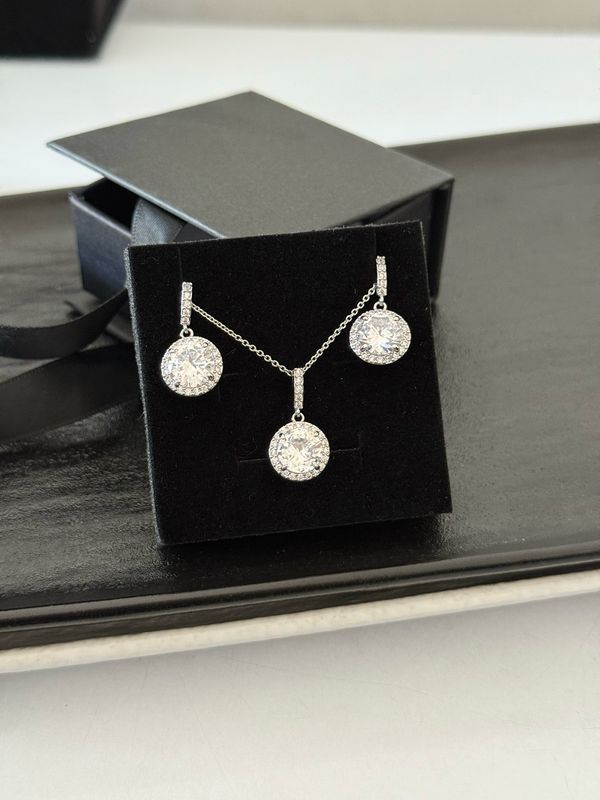 Nora Necklace