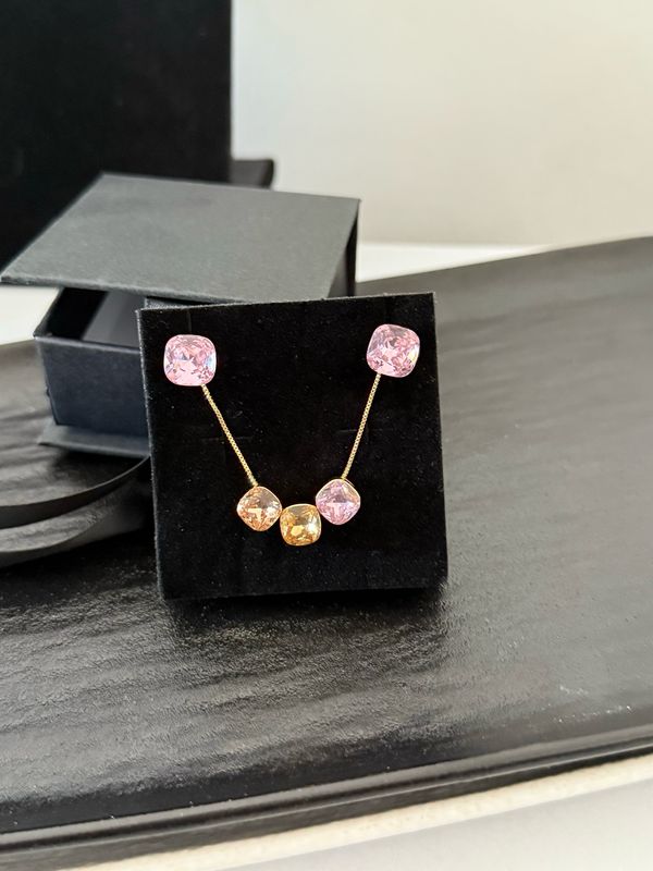 Nora Necklace