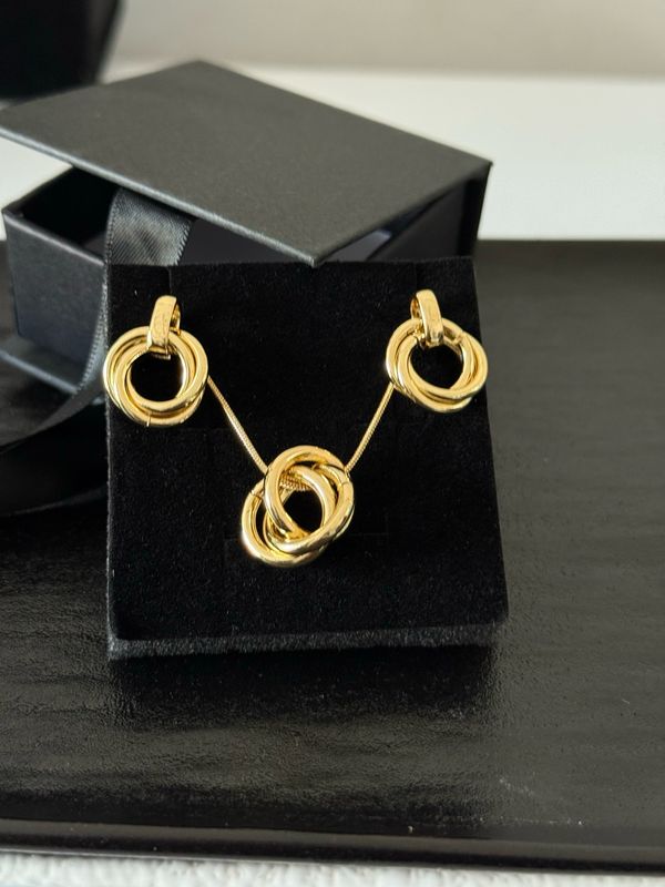 Nora Necklace