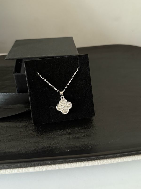 Halle Necklace