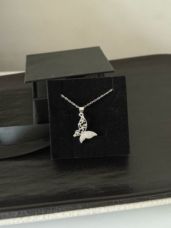 Halle Necklace