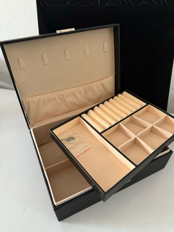 Setty Jewelry Organizer