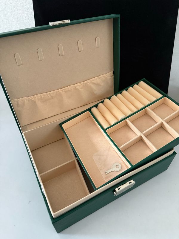 Seth Jewelry Organizer