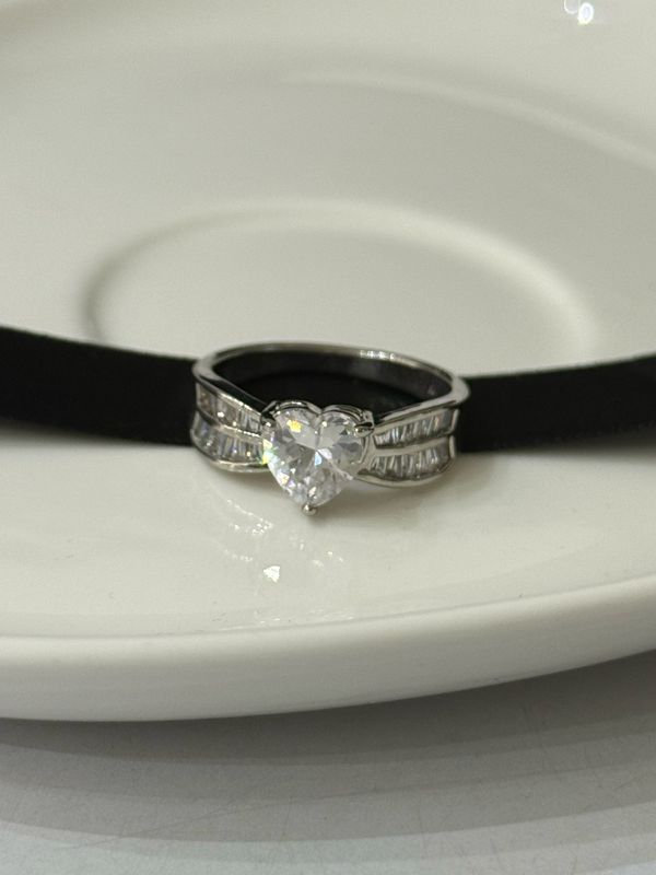 Lustre Ring