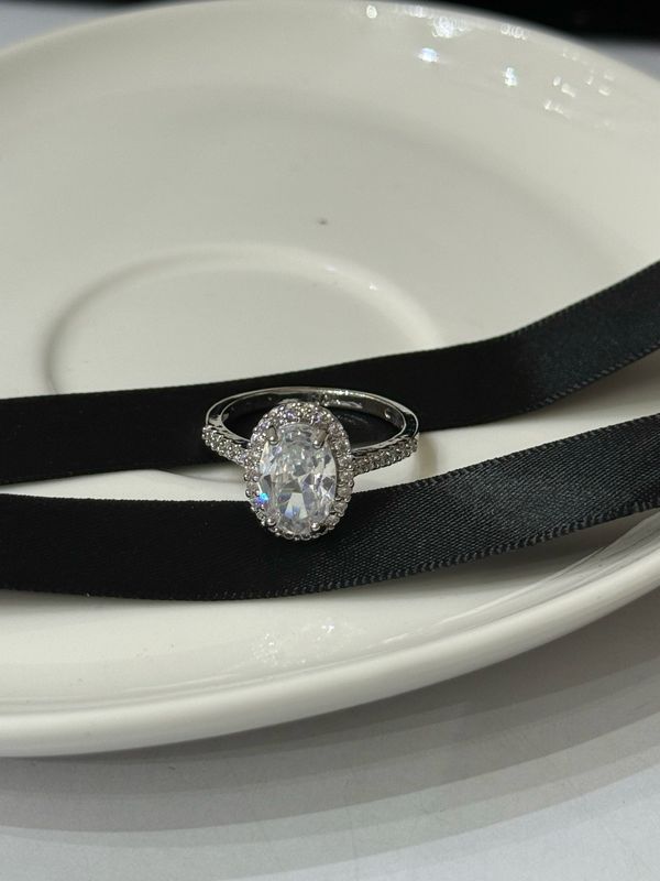 Lustre Ring