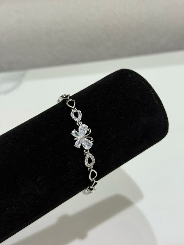 Lia Bracelet