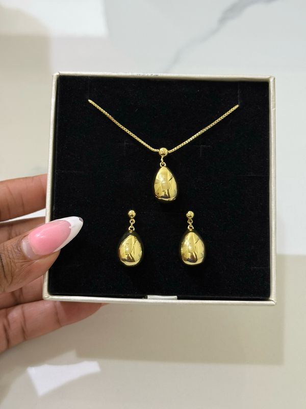 Nora Necklace