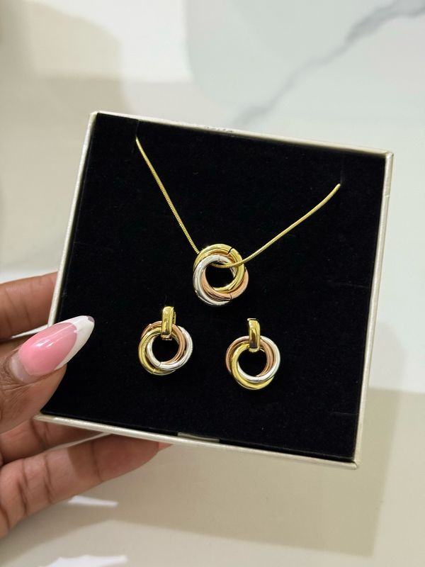 Nora Necklace