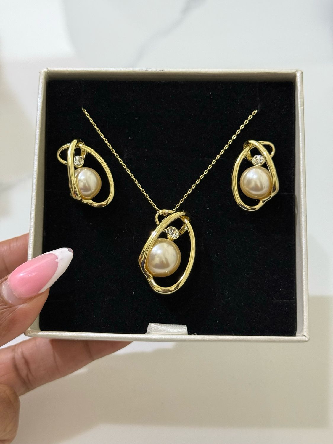 Nora Necklace