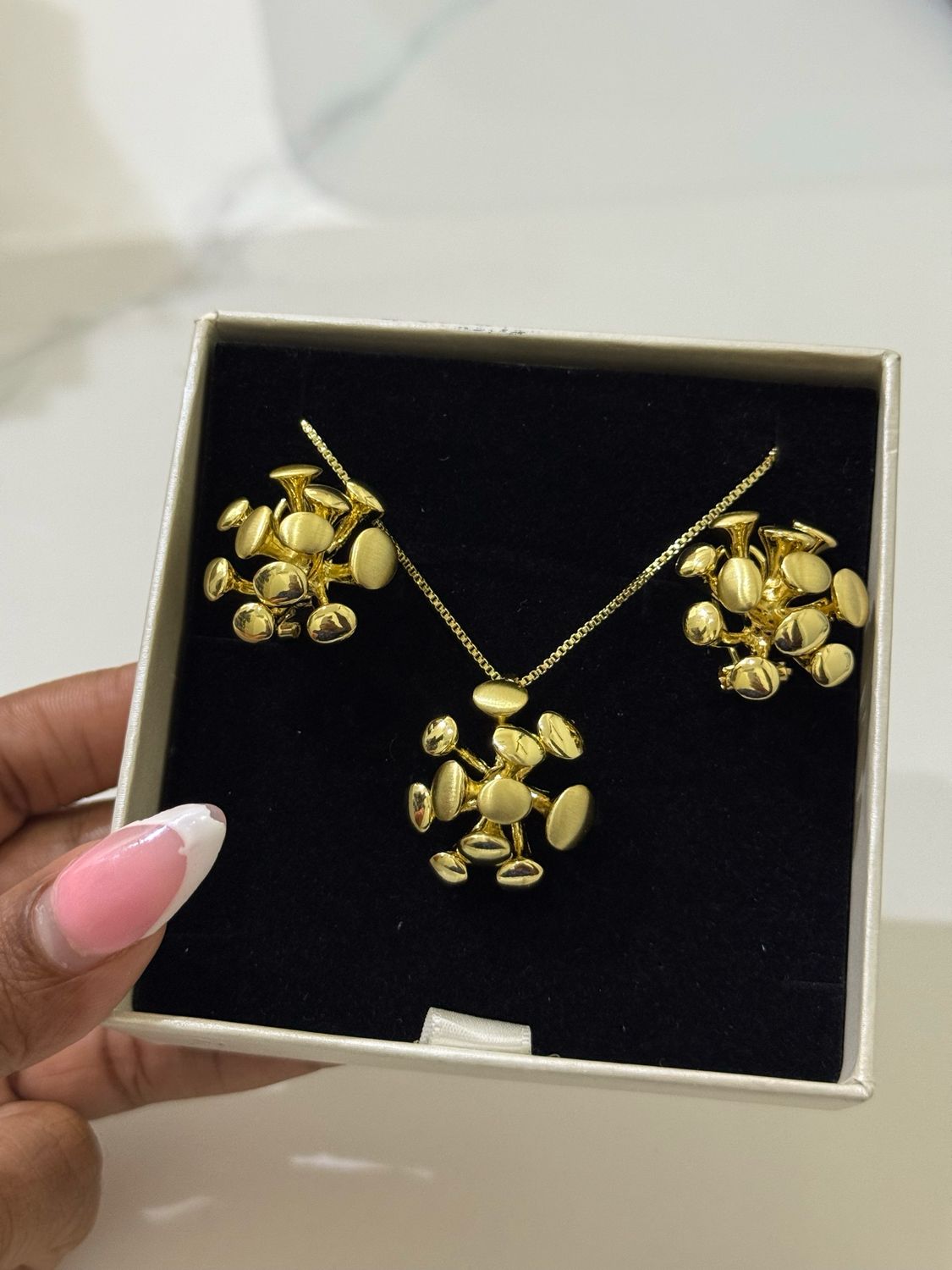 Nora Necklace