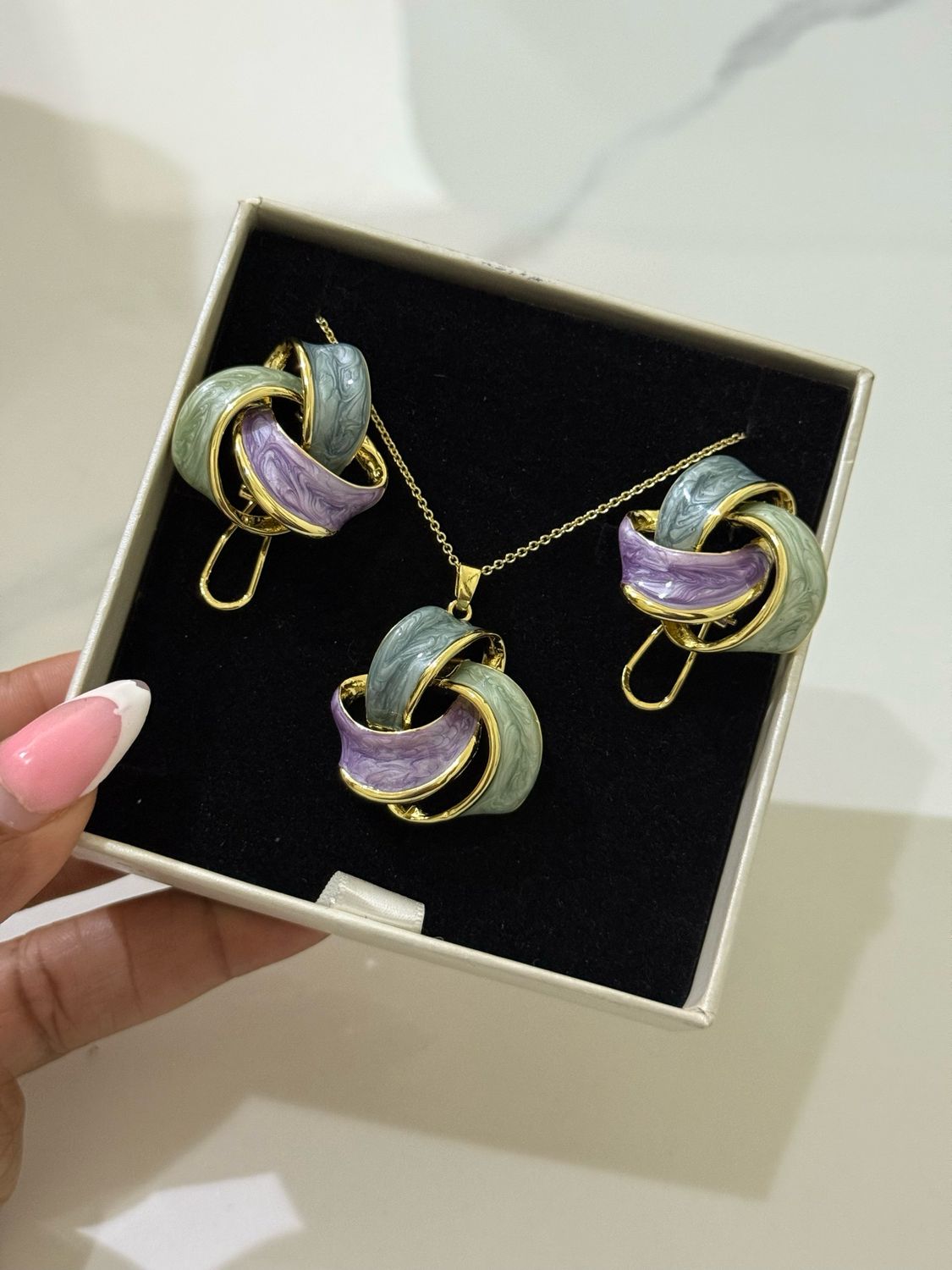 Nora Necklace