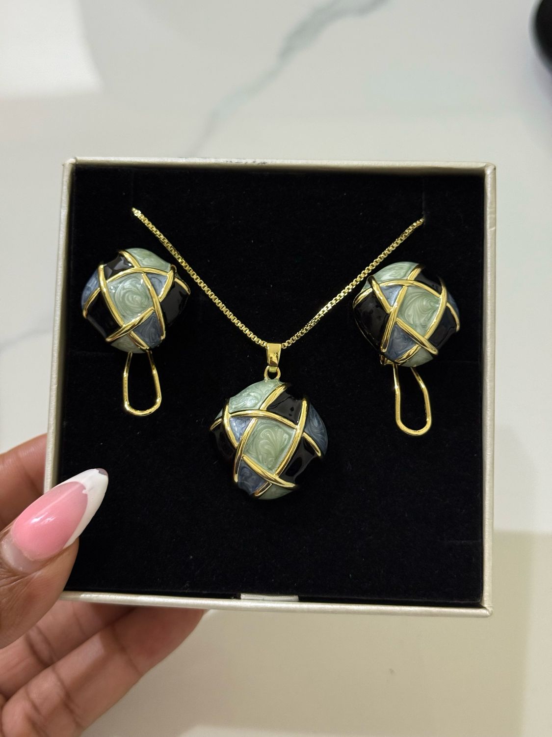 Nora Necklace