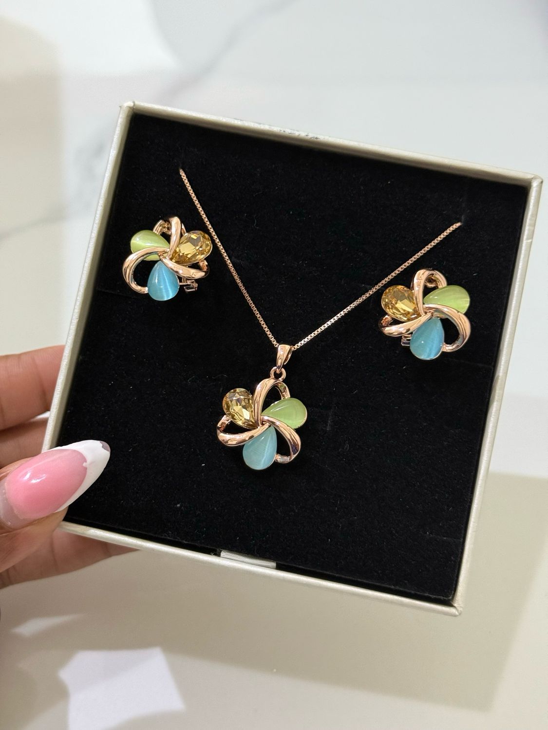 Nora Necklace