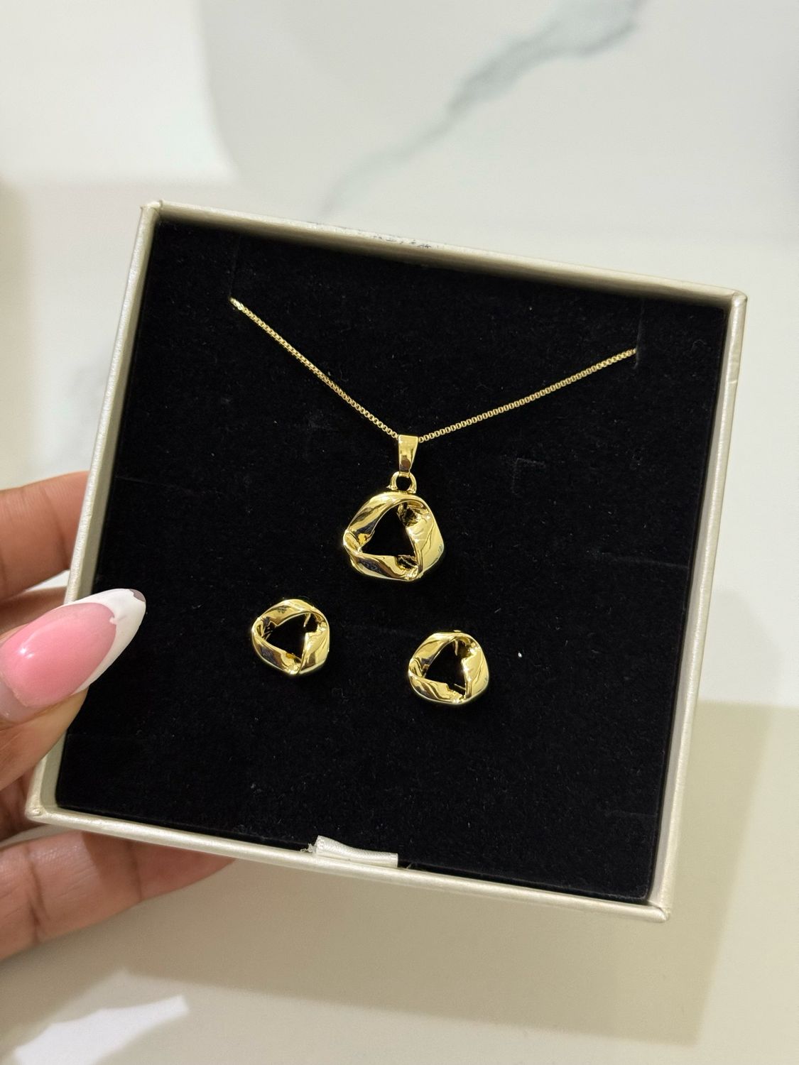 Nora Necklace
