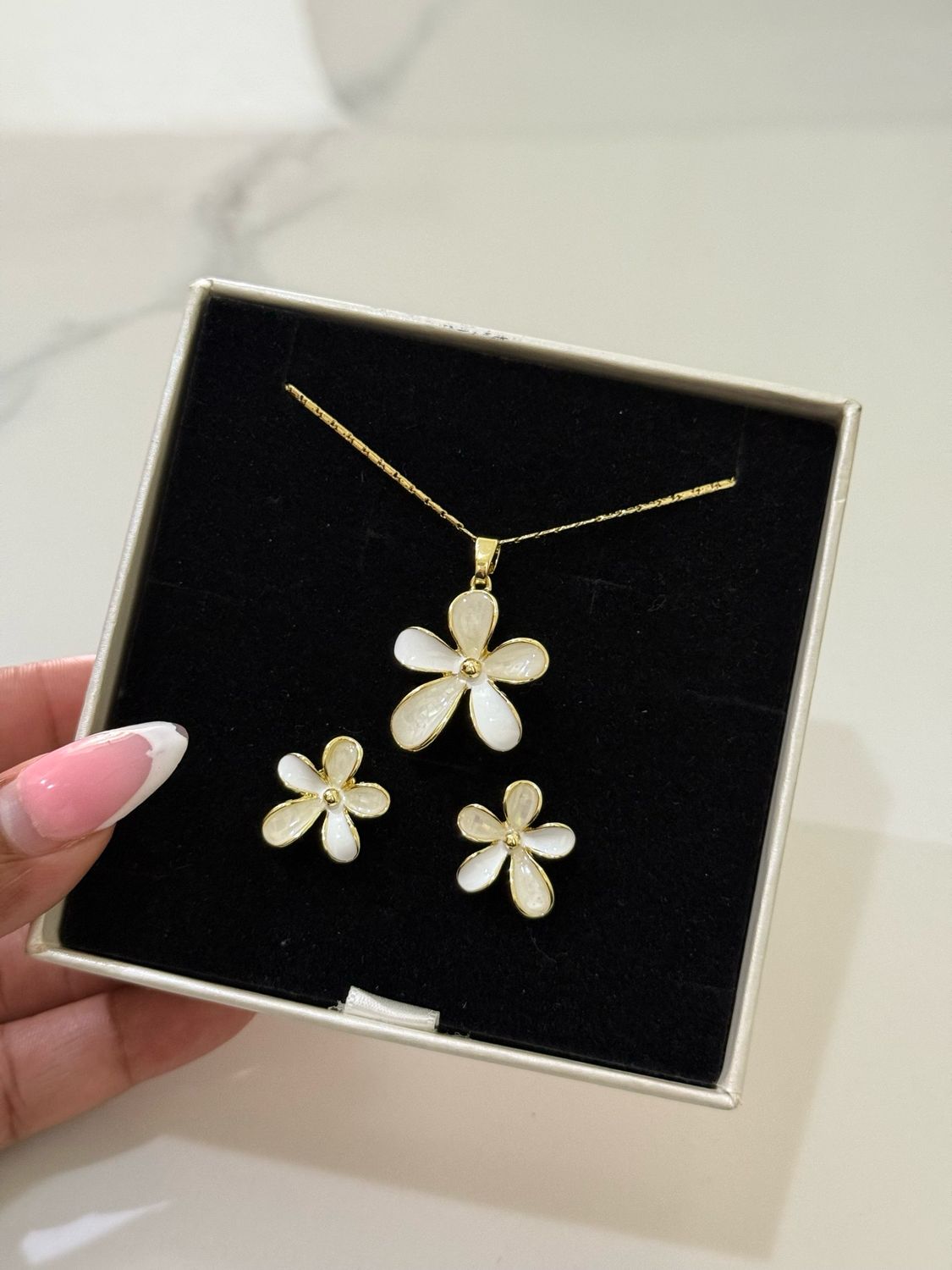 Nora Necklace