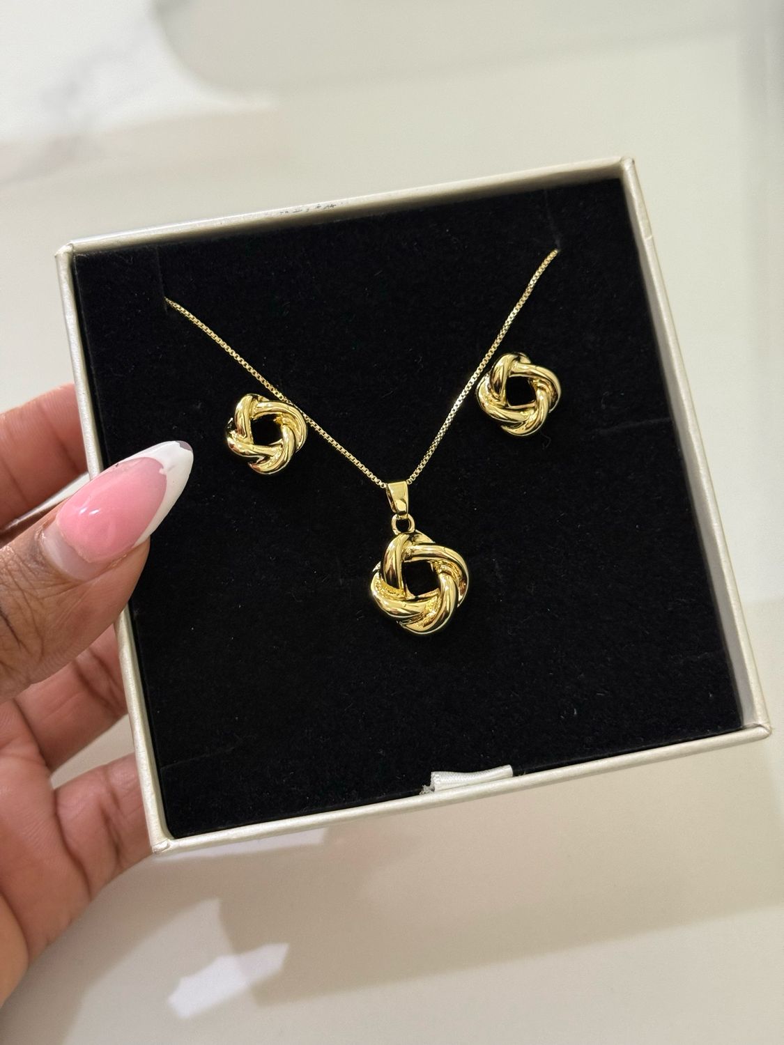 Nora Necklace