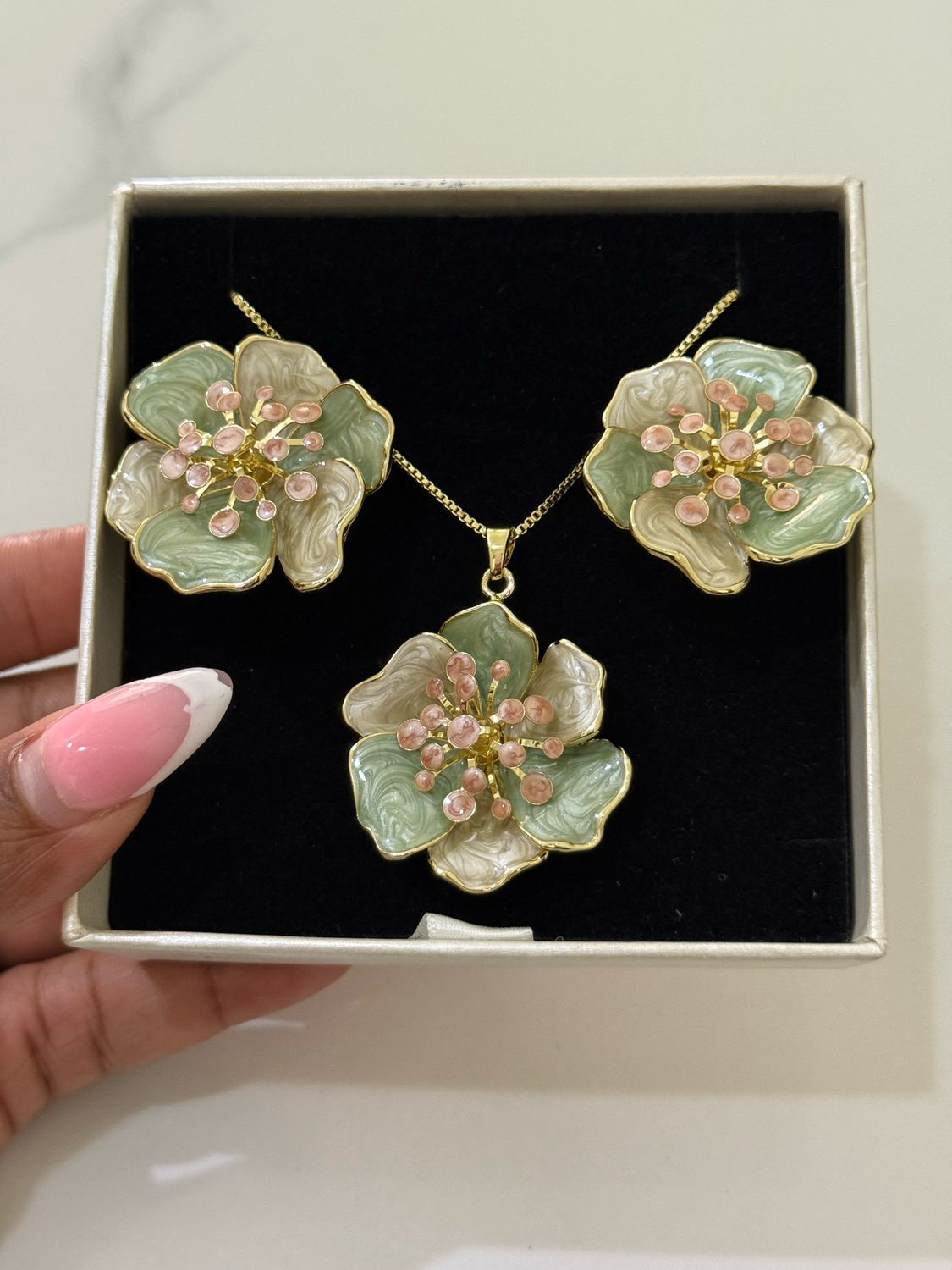 Nora Necklace