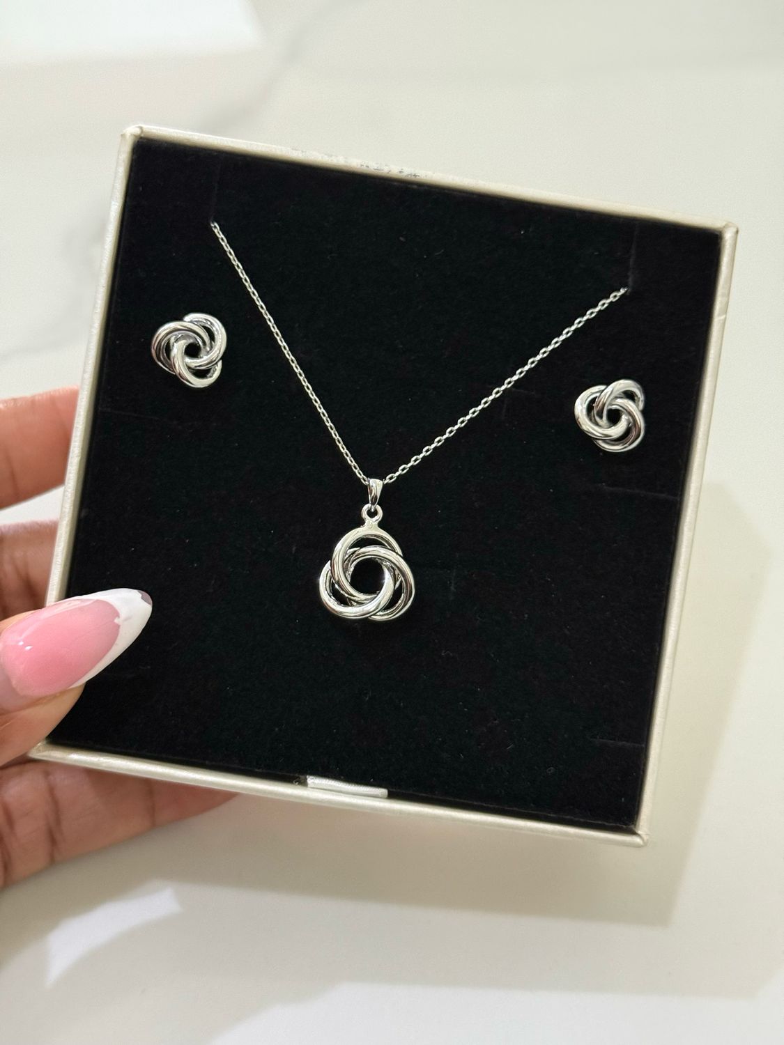 Nora Necklace