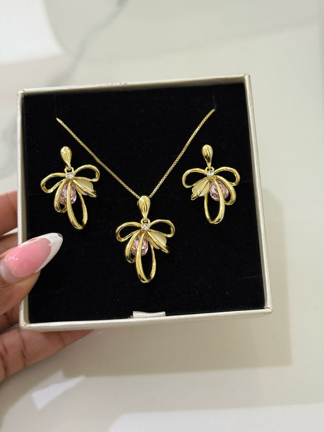 Nora Necklace