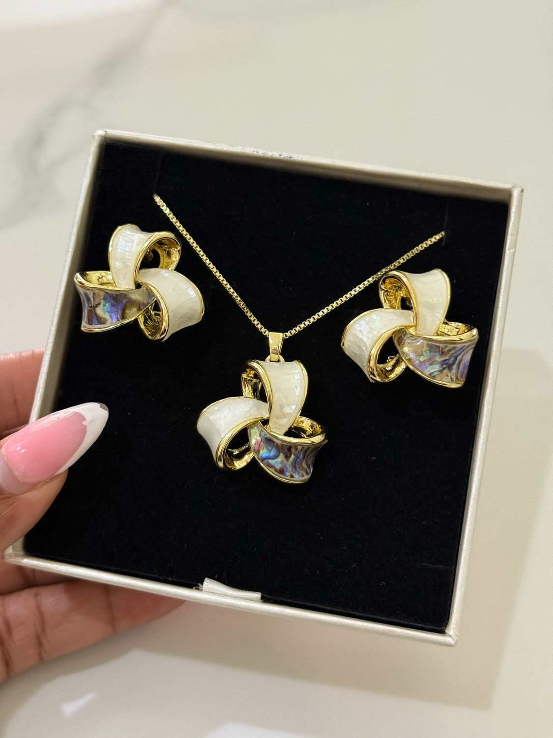 Nora Necklace
