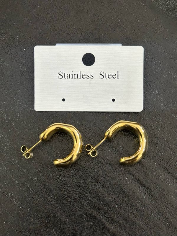 2966 Vintage Hoop Earring