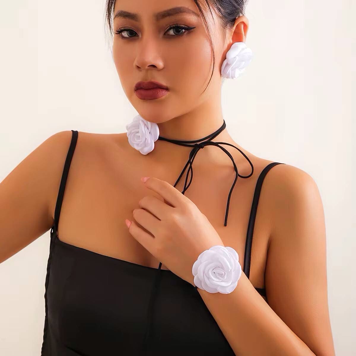 2666 Rose Necklace Set